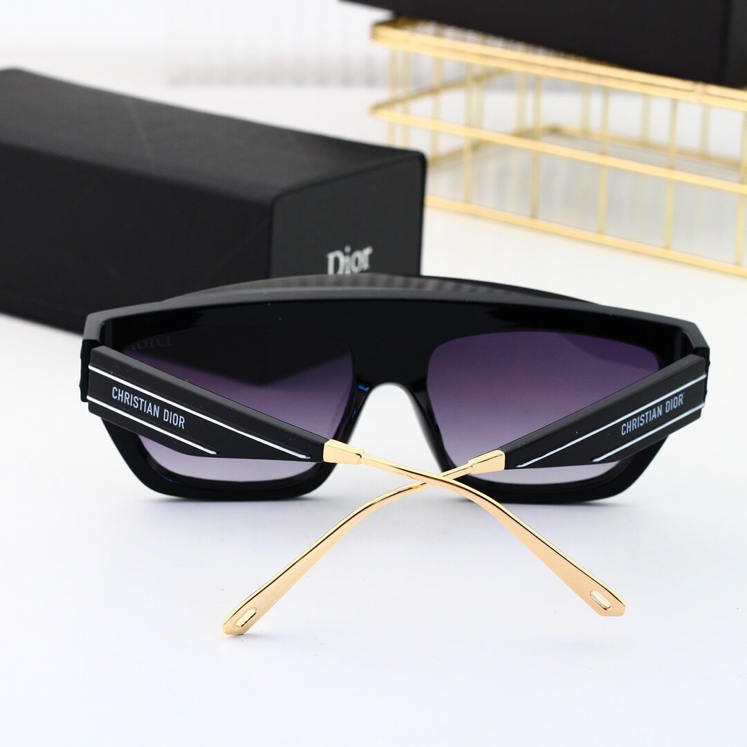 Designer One-Piece Frame Sunglasses