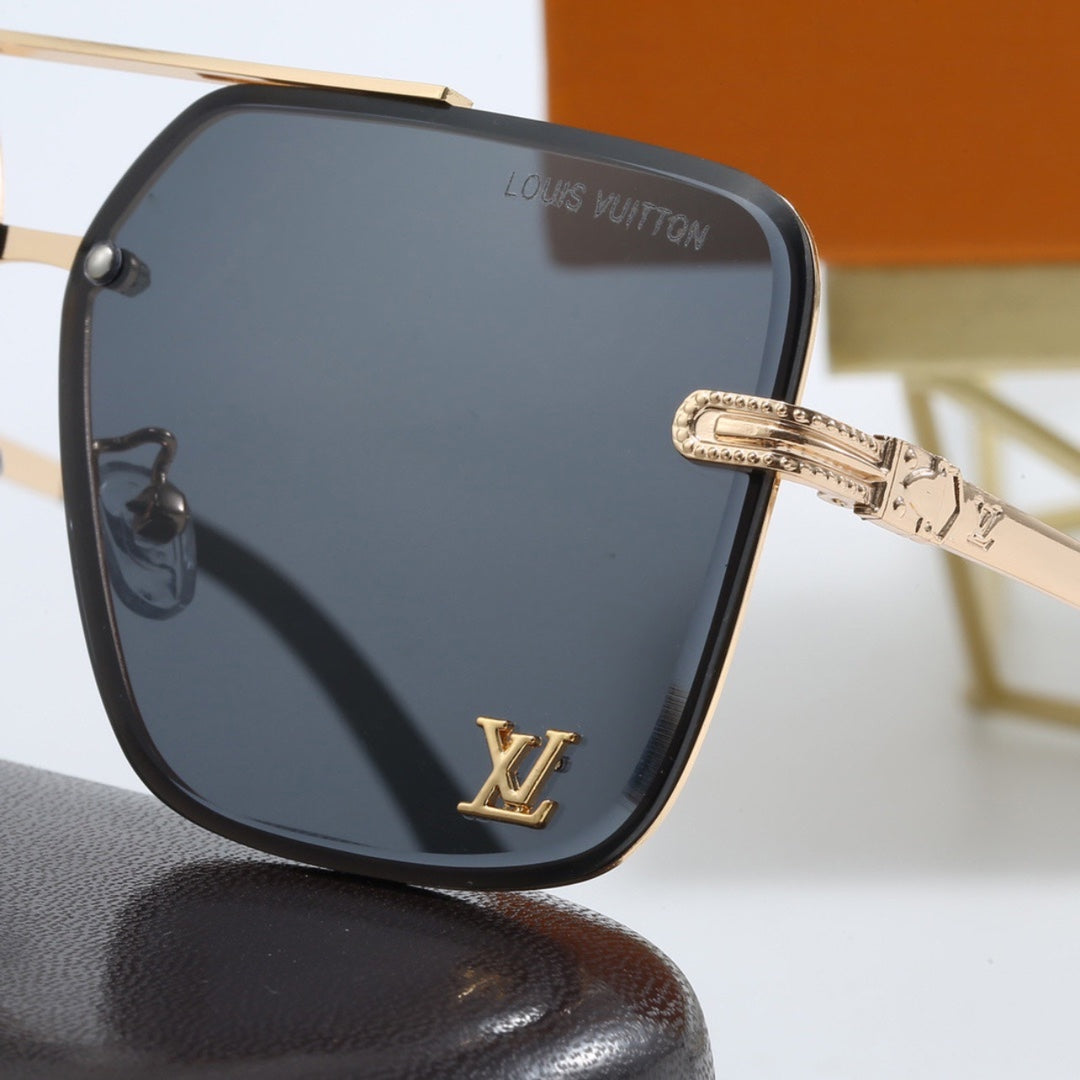 Luxurious Metal Frame Aviator Sunglasses