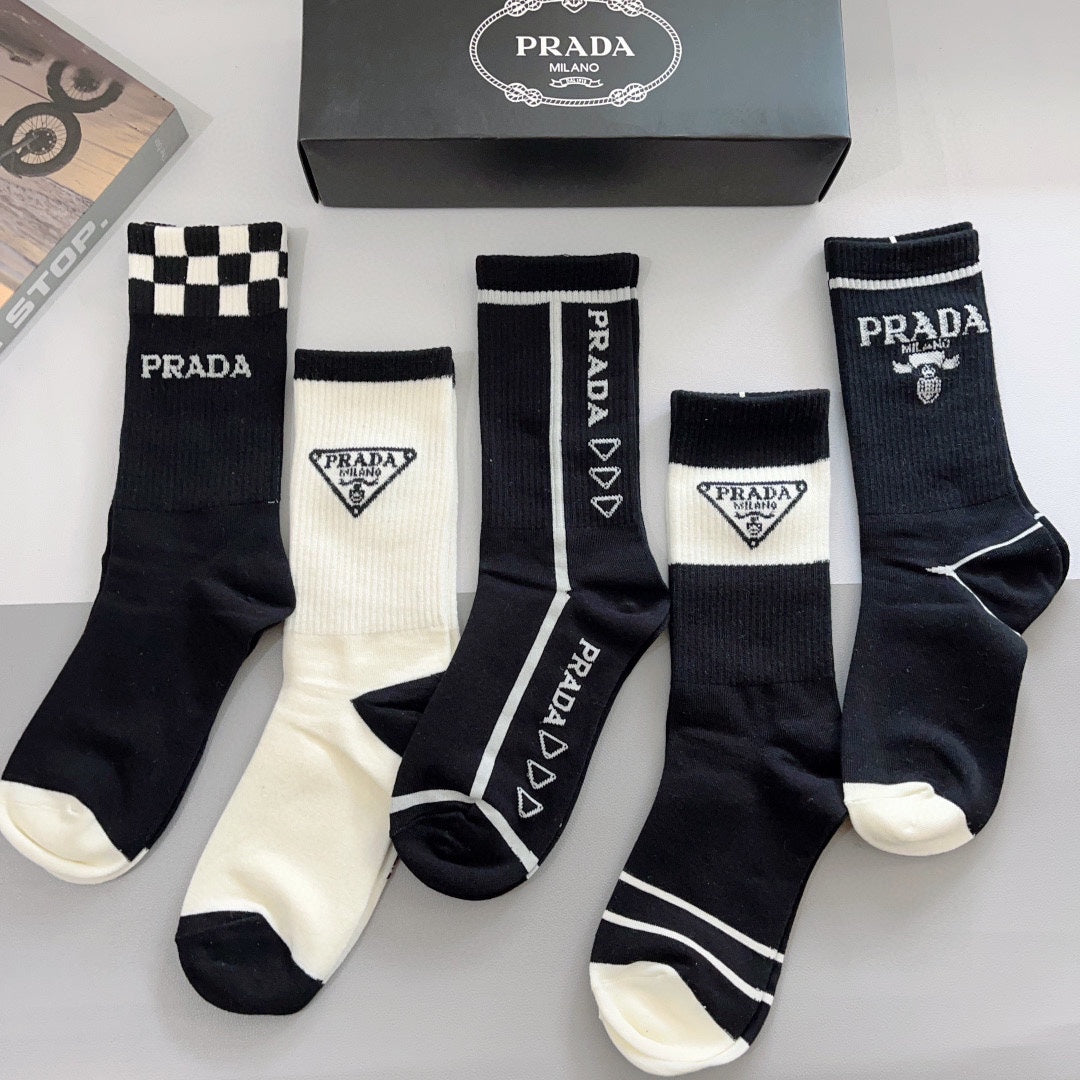 Classic Triangle Pattern Socks